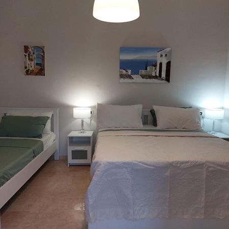 Esther Guest House Castel Volturno Eksteriør bilde
